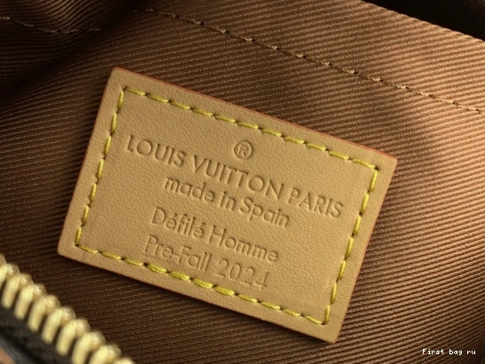 First bag ru Chess LOUIS VUITTON Messenger-24*24*8CM 0813